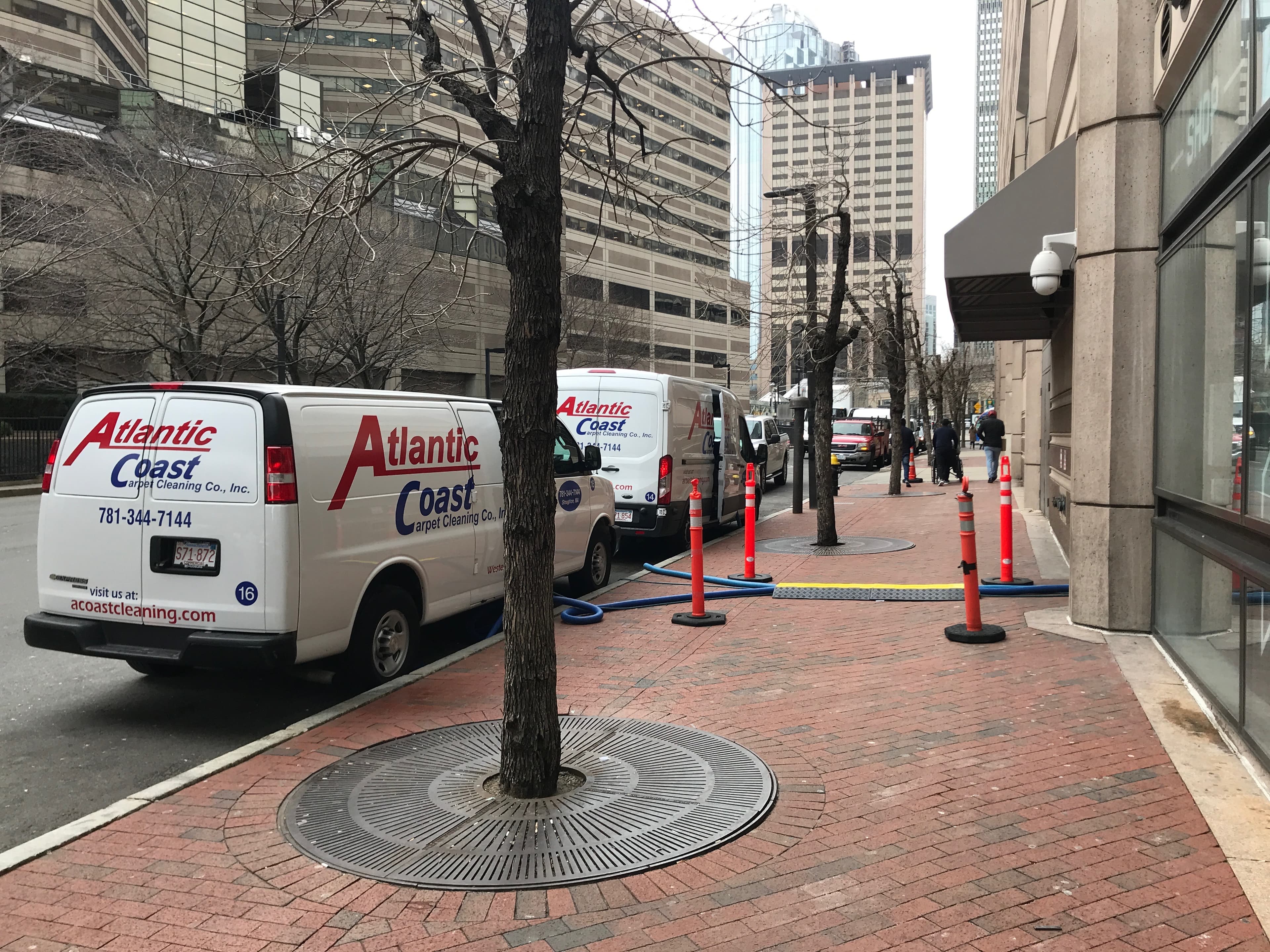 ACoast truck-mounted carpet cleaning vehicle and equipment